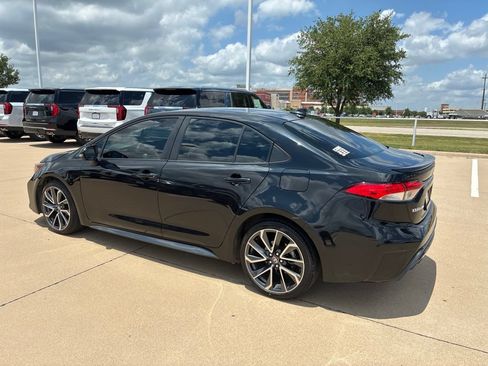 Used 2022 Toyota Corolla SE FWD image 3