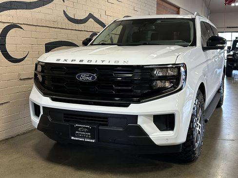 Used 2025 Ford Expedition Max Active AWD/4WD image 9