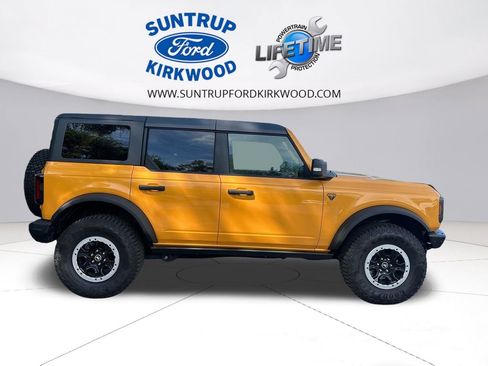 Used 2022 Ford Bronco Badlands AWD/4WD image 2