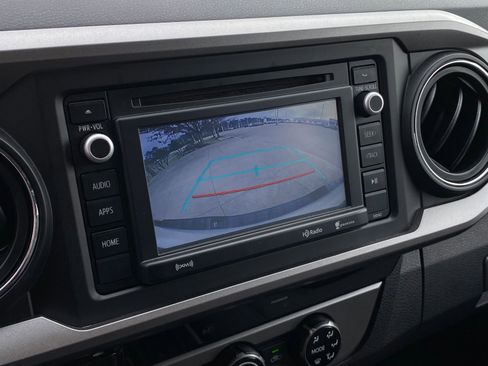 Used 2017 Toyota Tacoma SR5 w/ Tow Package image 18