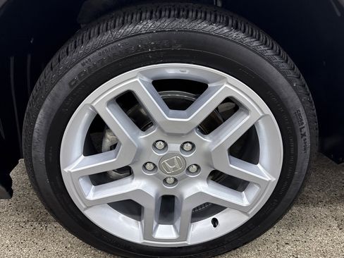 Used 2025 Honda Passport EX-L image 2