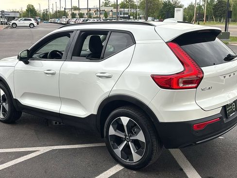 Certified 2026 Volvo XC40 B5 Plus AWD/4WD image 4