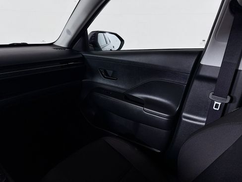 Used 2025 Hyundai Kona SEL image 26
