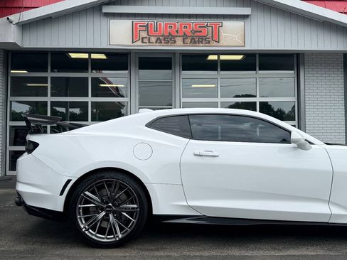 Used 2022 Chevrolet Camaro ZL1 RWD image 11
