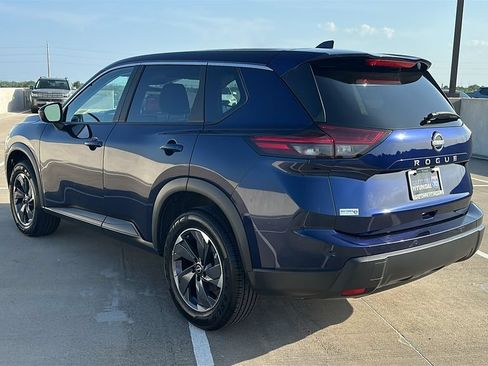 Used 2025 Nissan Rogue SV FWD image 10