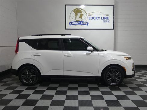 Used 2020 Kia Soul EX image 6