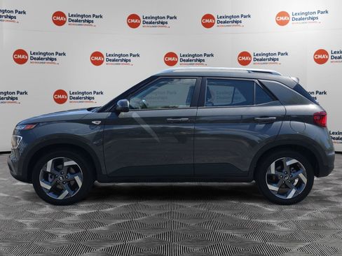 Certified 2025 Hyundai Venue SEL FWD image 4