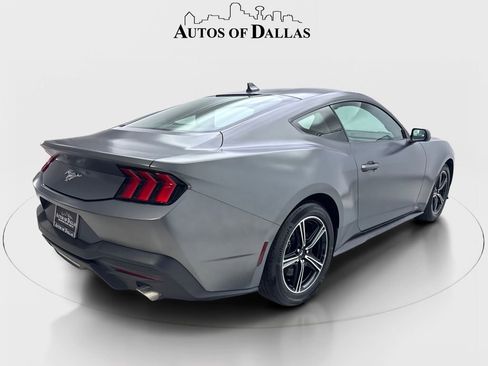 Used 2025 Ford Mustang Coupe image 6