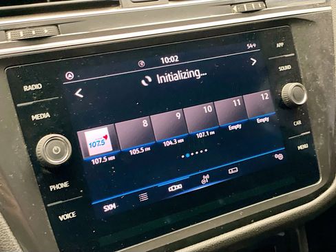 Used 2023 Volkswagen Tiguan SE R-Line image 10