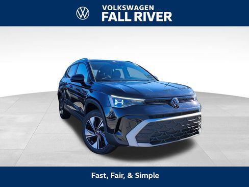 New 2026 Volkswagen Taos SE image 1
