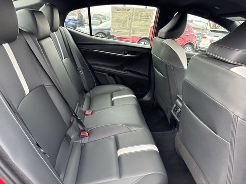 Used 2025 Toyota Camry SE image 34