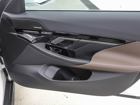 Used 2026 BMW 530i xDrive 530i xDrive w/ Premium Package image 29