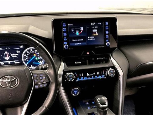 Used 2021 Toyota Venza XLE image 6