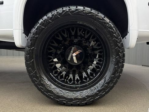 Used 2026 GMC Sierra 3500 Denali w/ Denali Reserve Package AWD/4WD image 12