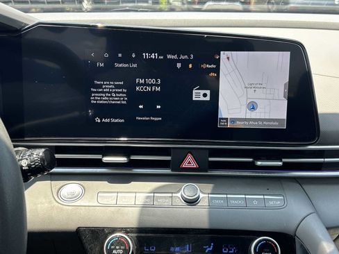 Used 2024 Hyundai Elantra SEL FWD image 12