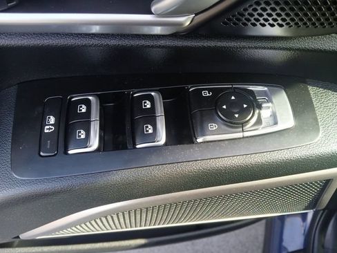 Used 2025 Kia Telluride S AWD/4WD image 16