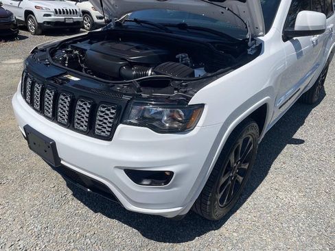 Used 2019 Jeep Grand Cherokee Altitude AWD/4WD image 24