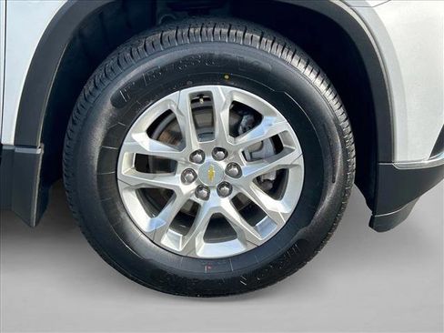 Used 2020 Chevrolet Traverse LT w/ Driver Confidence II Package image 23