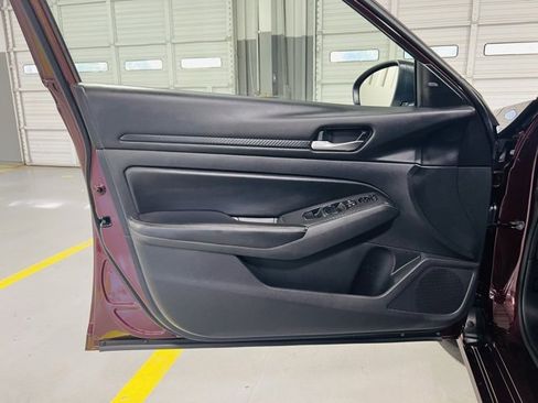 Used 2024 Nissan Altima 2.5 SV image 24
