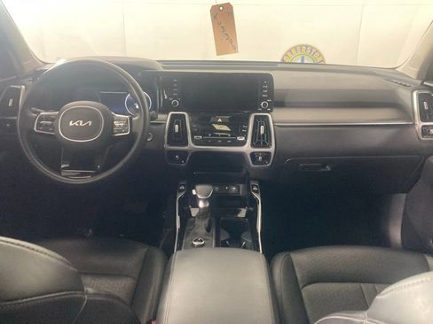 Used 2023 Kia Sorento SX image 7