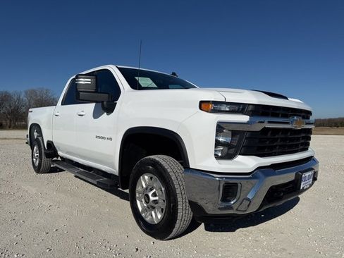 Used 2024 Chevrolet Silverado 2500 LT image 8