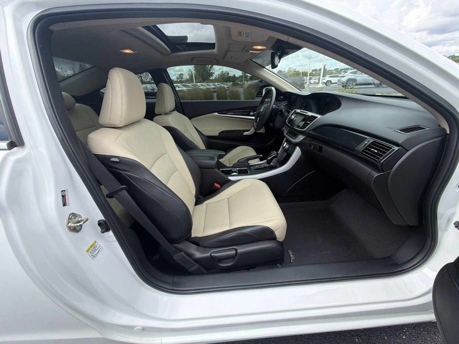 Used 2015 Honda Accord EX-L image 24
