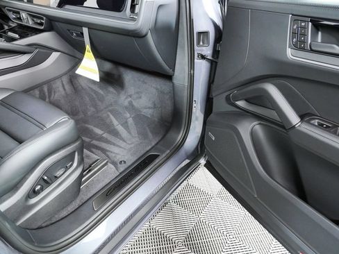 New 2026 Porsche Cayenne GTS AWD/4WD image 26