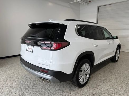 Used 2026 GMC Acadia Elevation w/ Elevation Premium Package FWD image 3