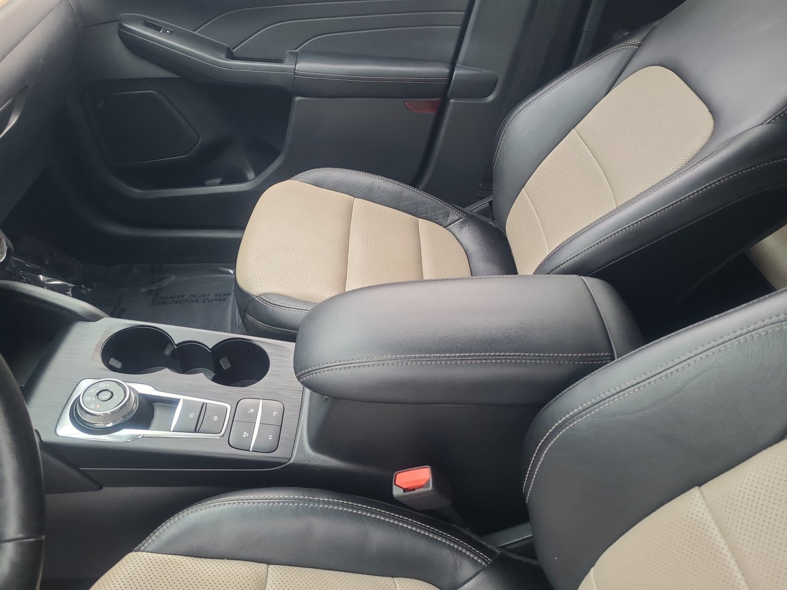 Certified 2022 Ford Escape Titanium w/ Titanium Premium Package FWD image 15