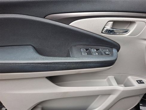 Used 2017 Honda Pilot EX-L image 14