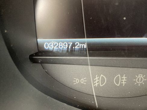 Used 2016 Ford Edge Titanium w/ Equipment Group 302A AWD/4WD image 13