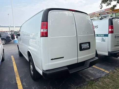 Used 2022 Chevrolet Express 2500 w/ Driver Convenience Package RWD image 9