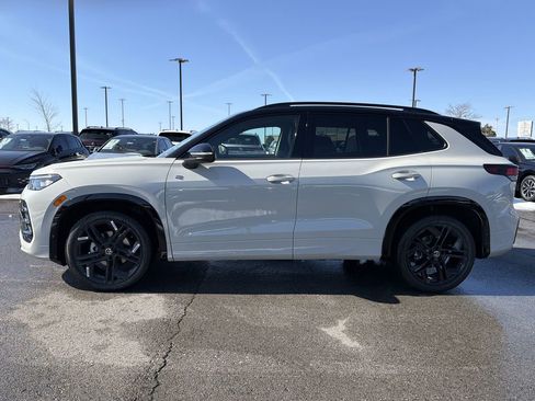 New 2026 Volkswagen Tiguan SE R-Line image 2