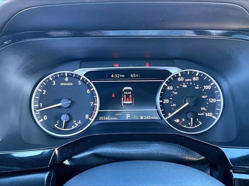 Used 2024 Nissan Pathfinder Rock Creek AWD/4WD image 14