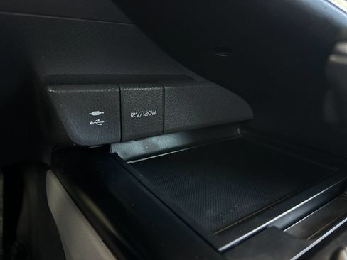 Used 2019 Toyota Camry SE FWD image 25