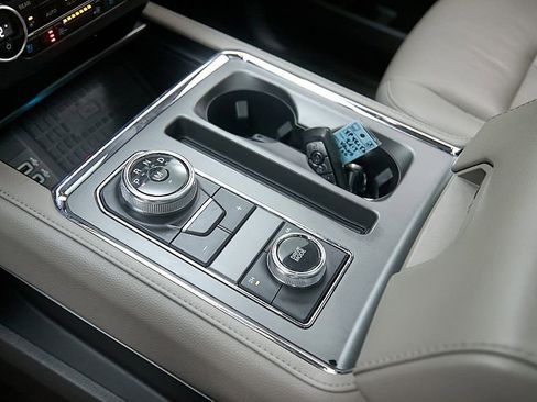 Used 2019 Ford Expedition XLT w/ Equipment Group 202A image 21