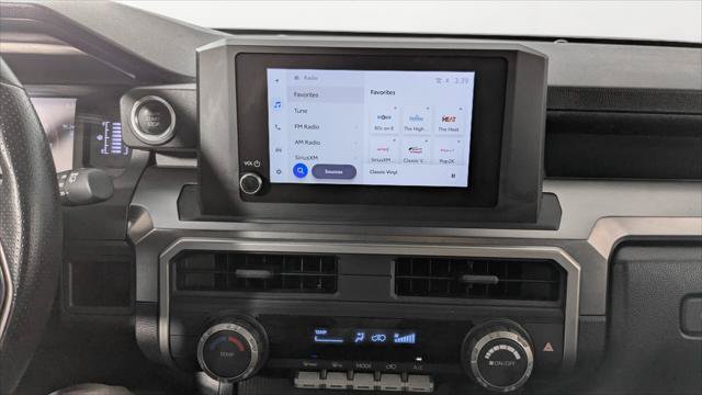 Used 2025 Toyota 4Runner SR5 AWD/4WD image 27