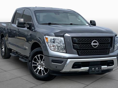 Used 2023 Nissan Titan SV w/ SV Convenience Package AWD/4WD image 3