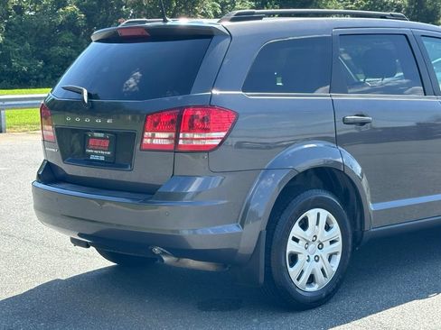 Used 2020 Dodge Journey SE FWD image 36