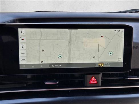 Used 2025 Kia Carnival FWD image 16