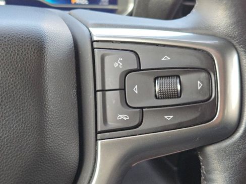 Used 2022 Chevrolet Silverado 1500 LT AWD/4WD image 31