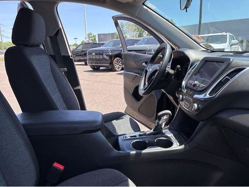 Used 2023 Chevrolet Equinox LT FWD image 16