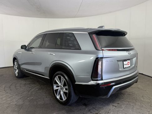 Used 2026 Cadillac Vistiq Luxury AWD/4WD image 5