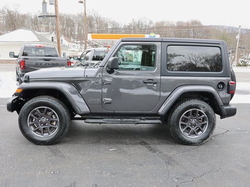 Used 2021 Jeep Wrangler Sport image 4