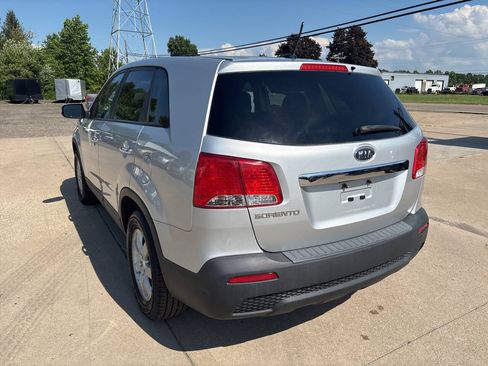 Used 2011 Kia Sorento 2WD w/ Convenience Pkg image 5