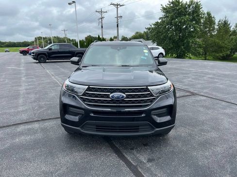 Used 2020 Ford Explorer XLT AWD/4WD image 2