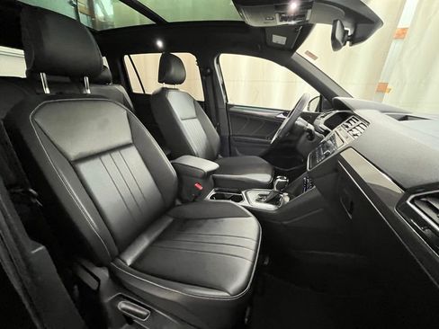 Certified 2024 Volkswagen Tiguan SE R-Line image 13
