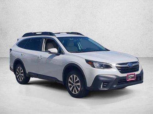 Used 2022 Subaru Outback Premium image 3