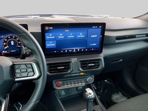 Used 2025 Ford Mustang Coupe RWD image 7