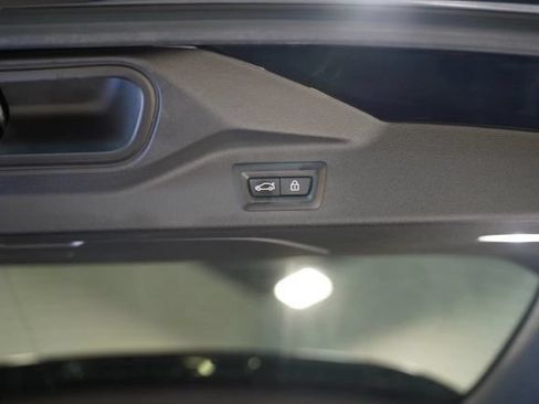Used 2021 BMW X7 xDrive40i w/ M Sport Package AWD/4WD image 43